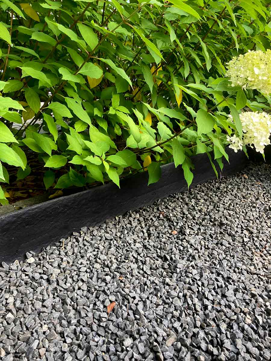 Multi-Edge ECO Recht 2m, zwart 14cm hoogte aangelegd